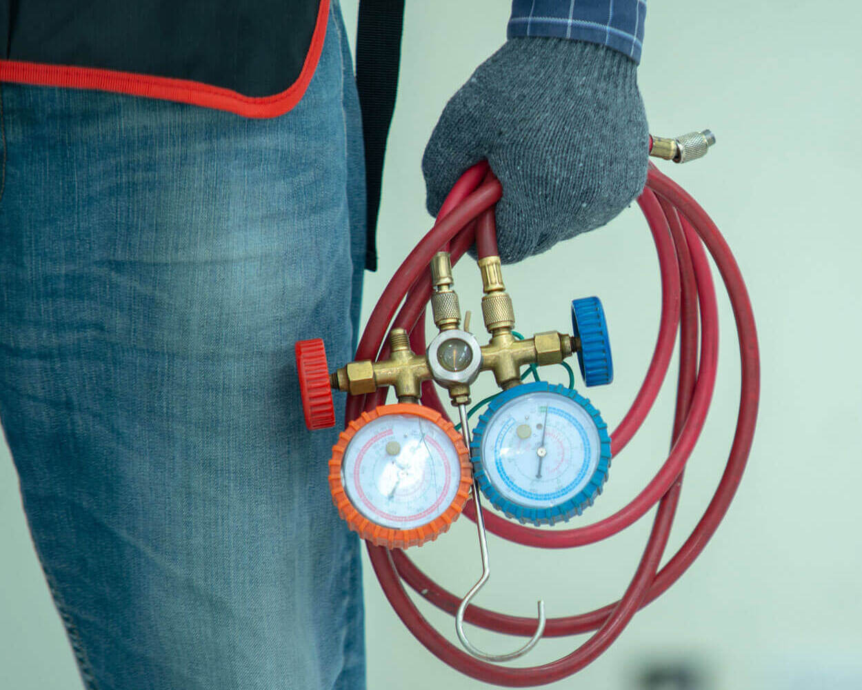 The Technician Is Checking The Air System,measuring Equipment Fo